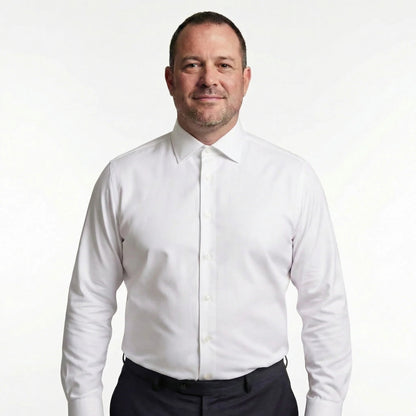Halvern Glatt white wrinkle-free shirt on model